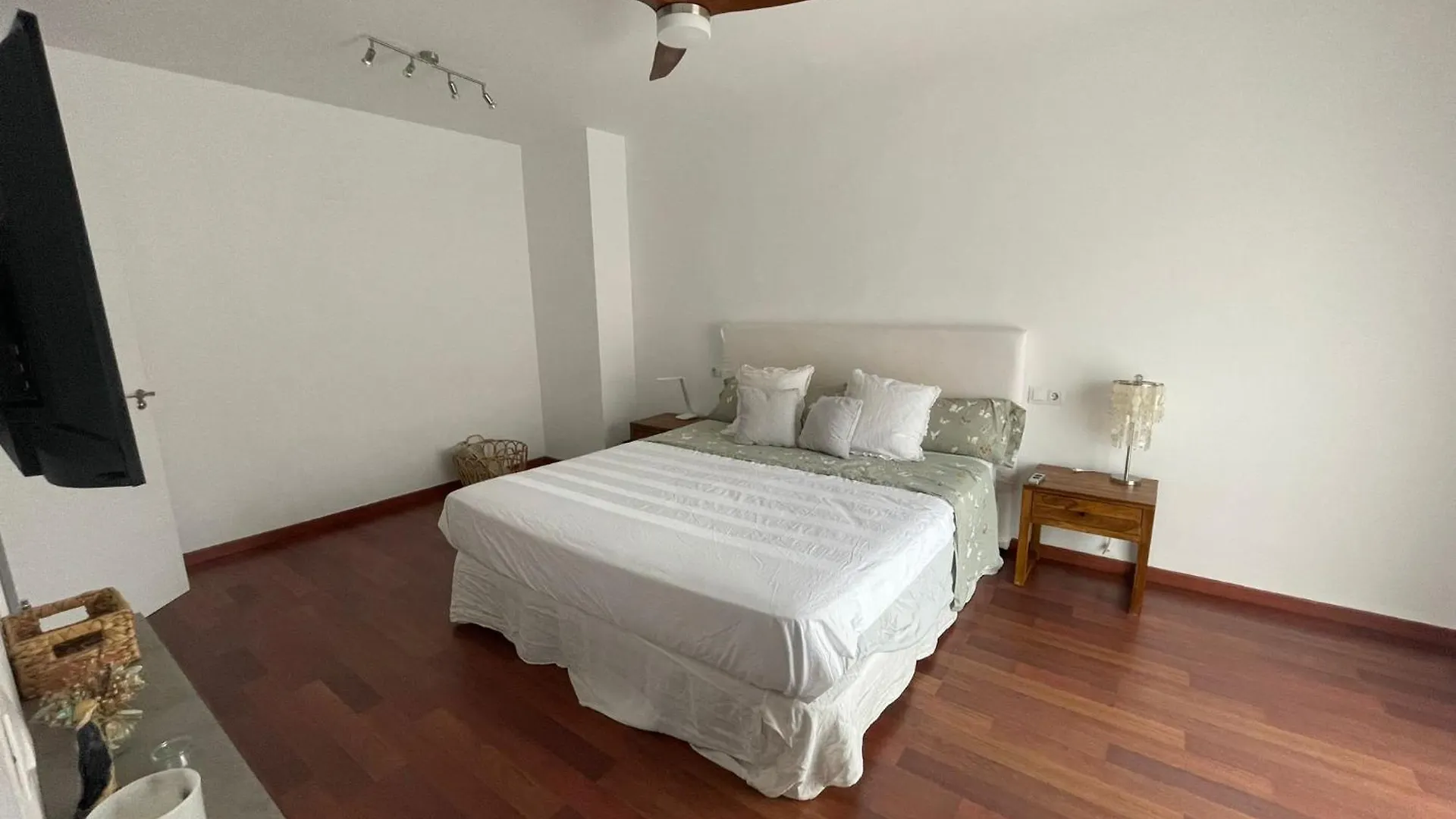 Tokyo Rooms Almería